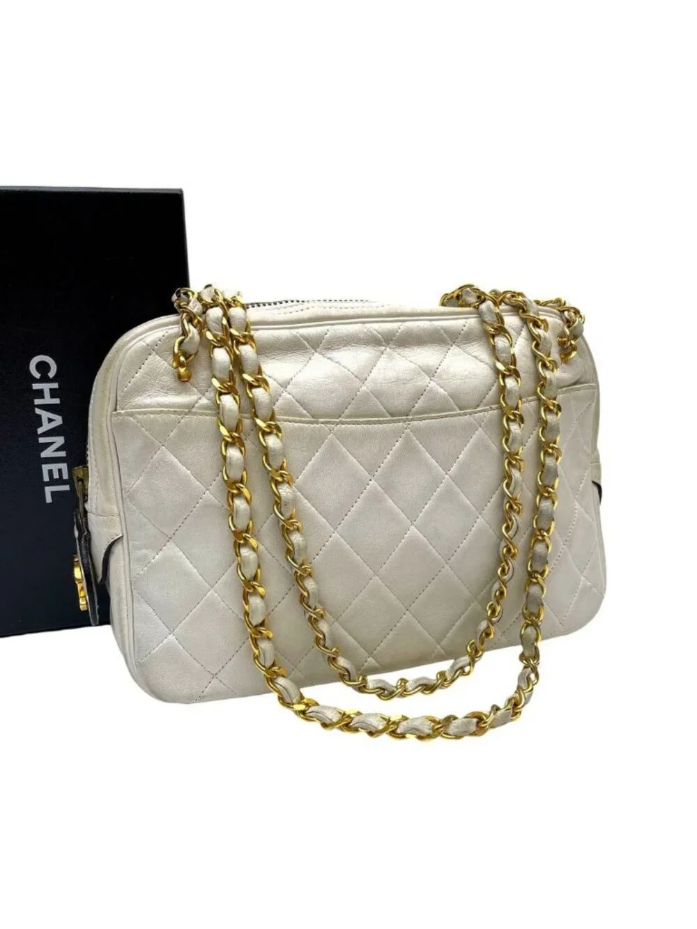 Chanel Quilted Lambskin Chain Shoulder Bag White Coco
